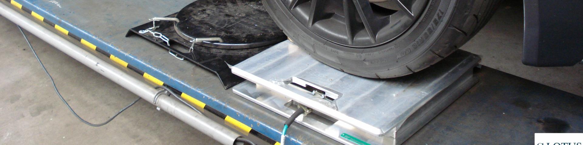 Corner scaling, wheel on scales